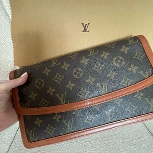 LOUIS VUITTON Authentic Vintage Monogram Dame Clutch/2way Bag w/Dust Bag & COA